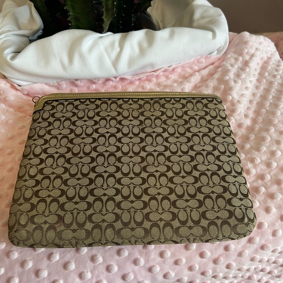 Coach IPad Bag - Picture 2 of 4